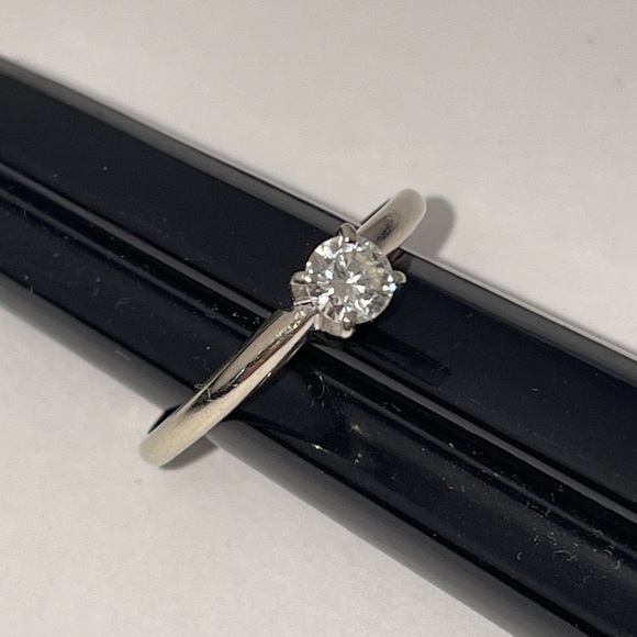 Solid 14K White Gold Natural Round Cut 1/4CT Diamond Solitaire Ring Vintage - Picture 4 of 17